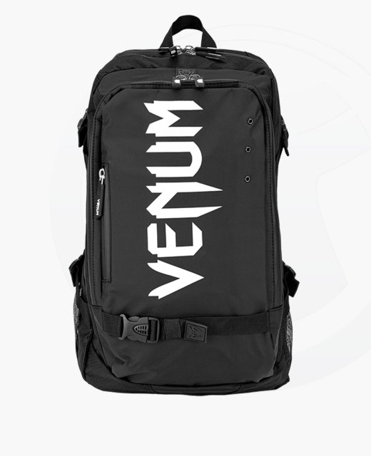 venum-challenger-pro-rucksack-schwarz01